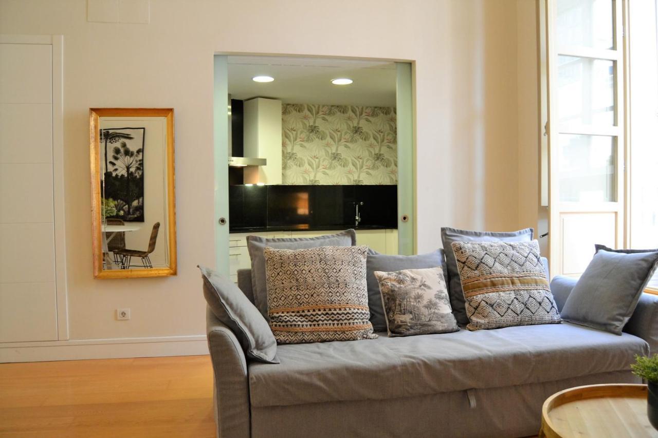 Coqueto Apartamento Junto A La Catedral De Malaga. Apartment Luaran gambar