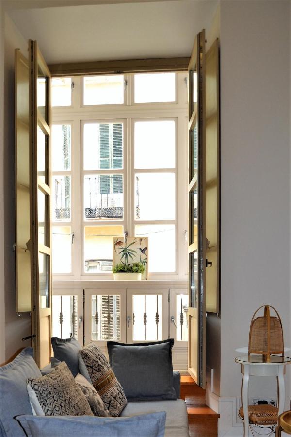 Coqueto Apartamento Junto A La Catedral De Malaga. Apartment Luaran gambar