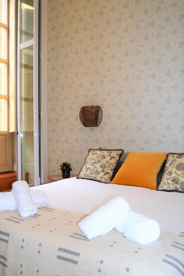 Coqueto Apartamento Junto A La Catedral De Malaga. Apartment Luaran gambar